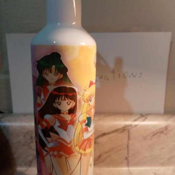18oz Sailor Moon Insulated stainless steal water bottle with flip top and handle - Picture 2 of 2